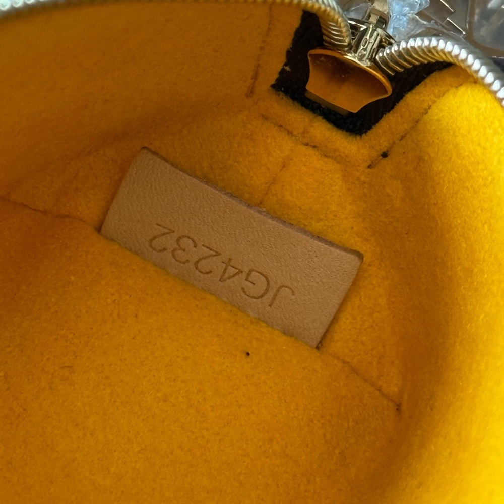 Louis Vuitton NYC Yellow Leather Pencil Pouch - Picture 7 of 9